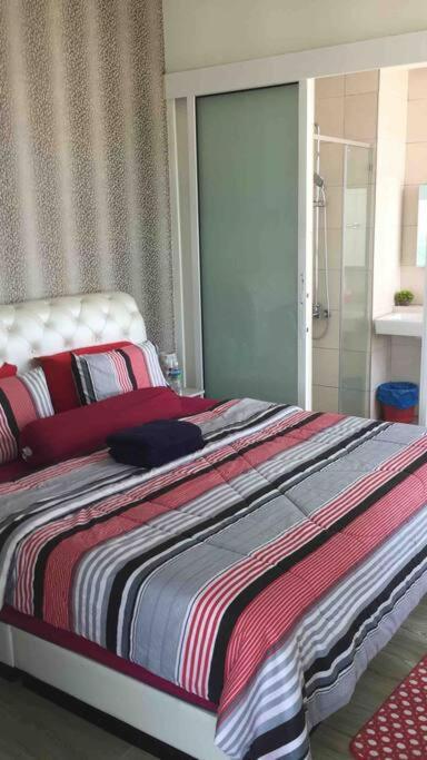 Octagon -21 High View Homestay